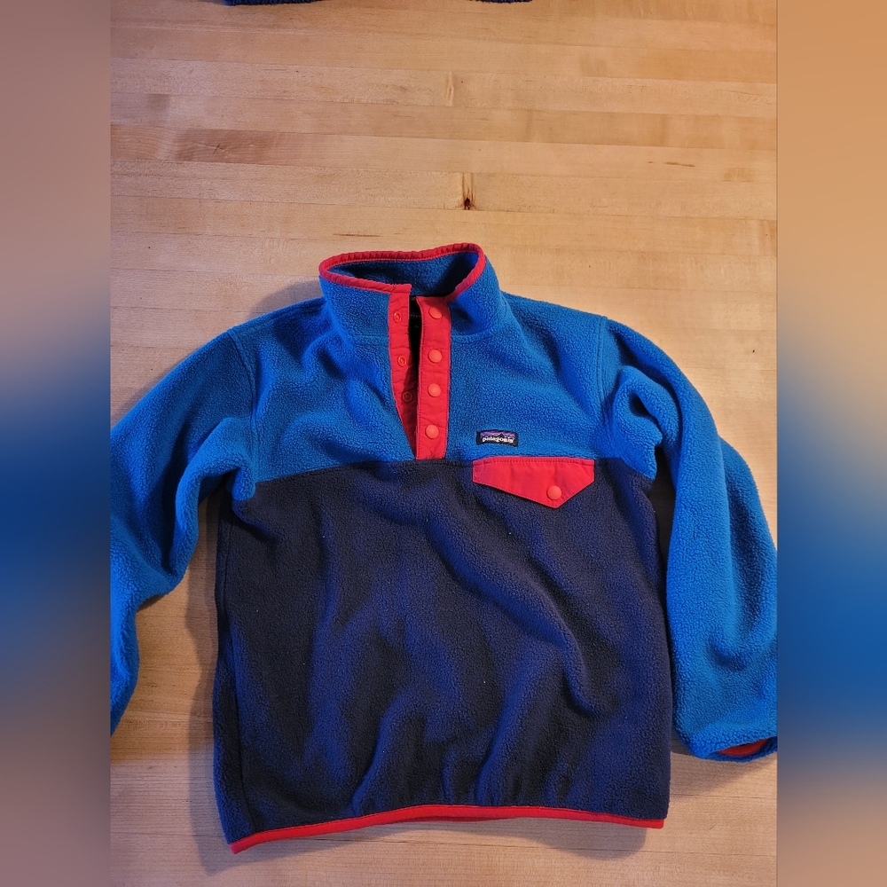 Patagonia Boys XS multicolor fleece pullover